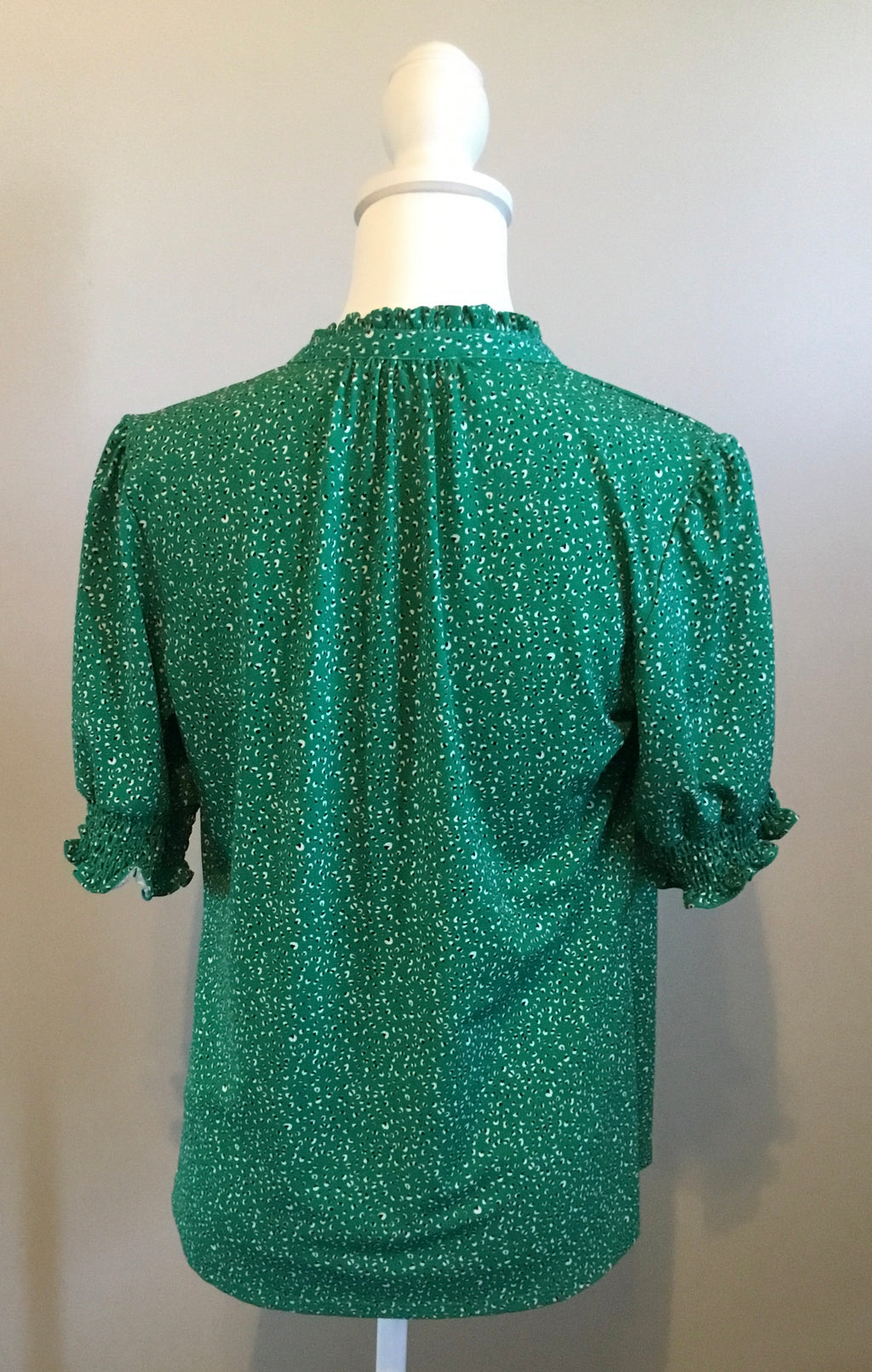 Adrianna Papell Green Blouse Sz Medium