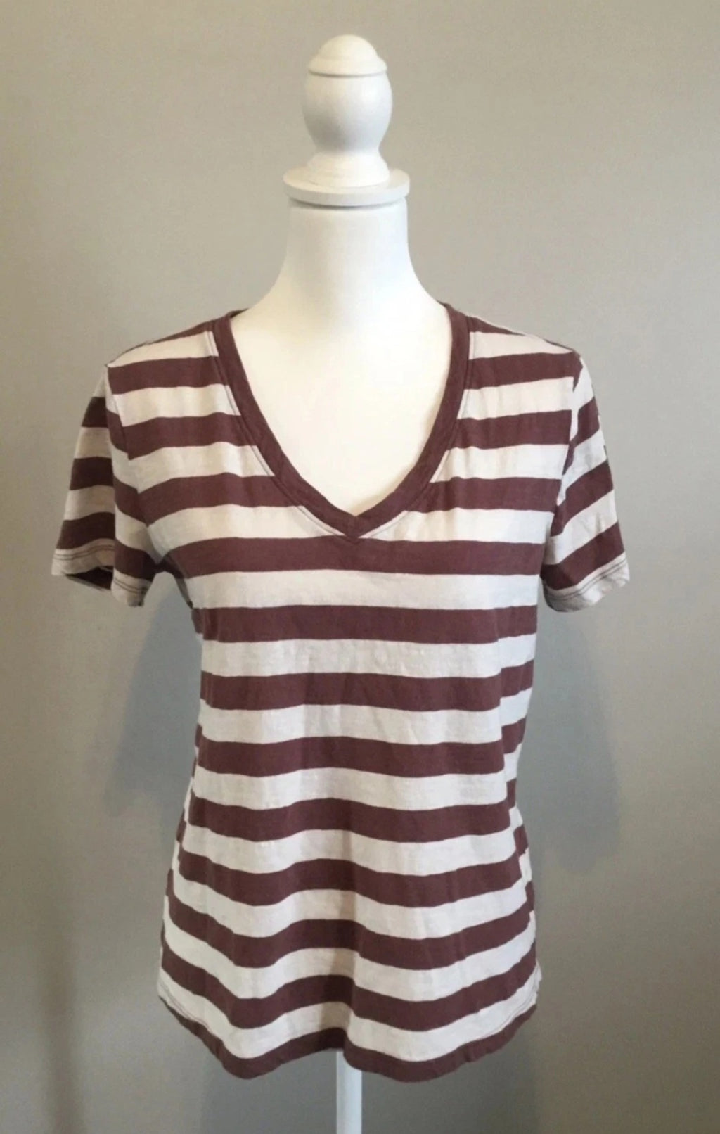 A.N.A. V Neck Striped T Sz Medium