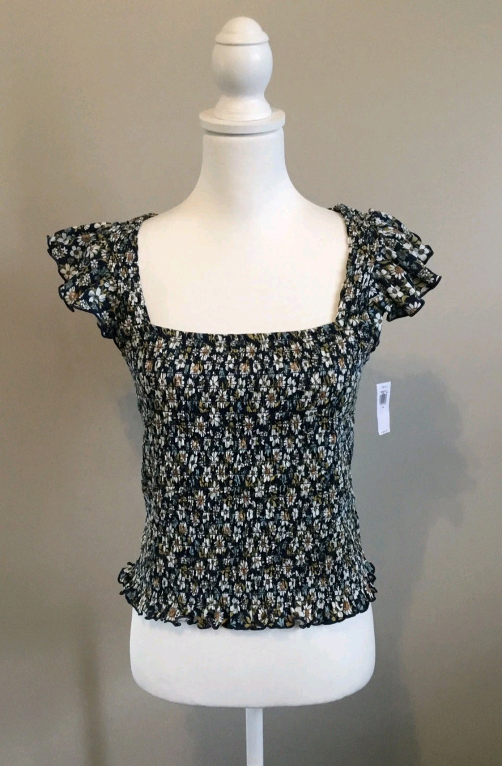 Old Navy Sz Medium Square Neck Crop Top