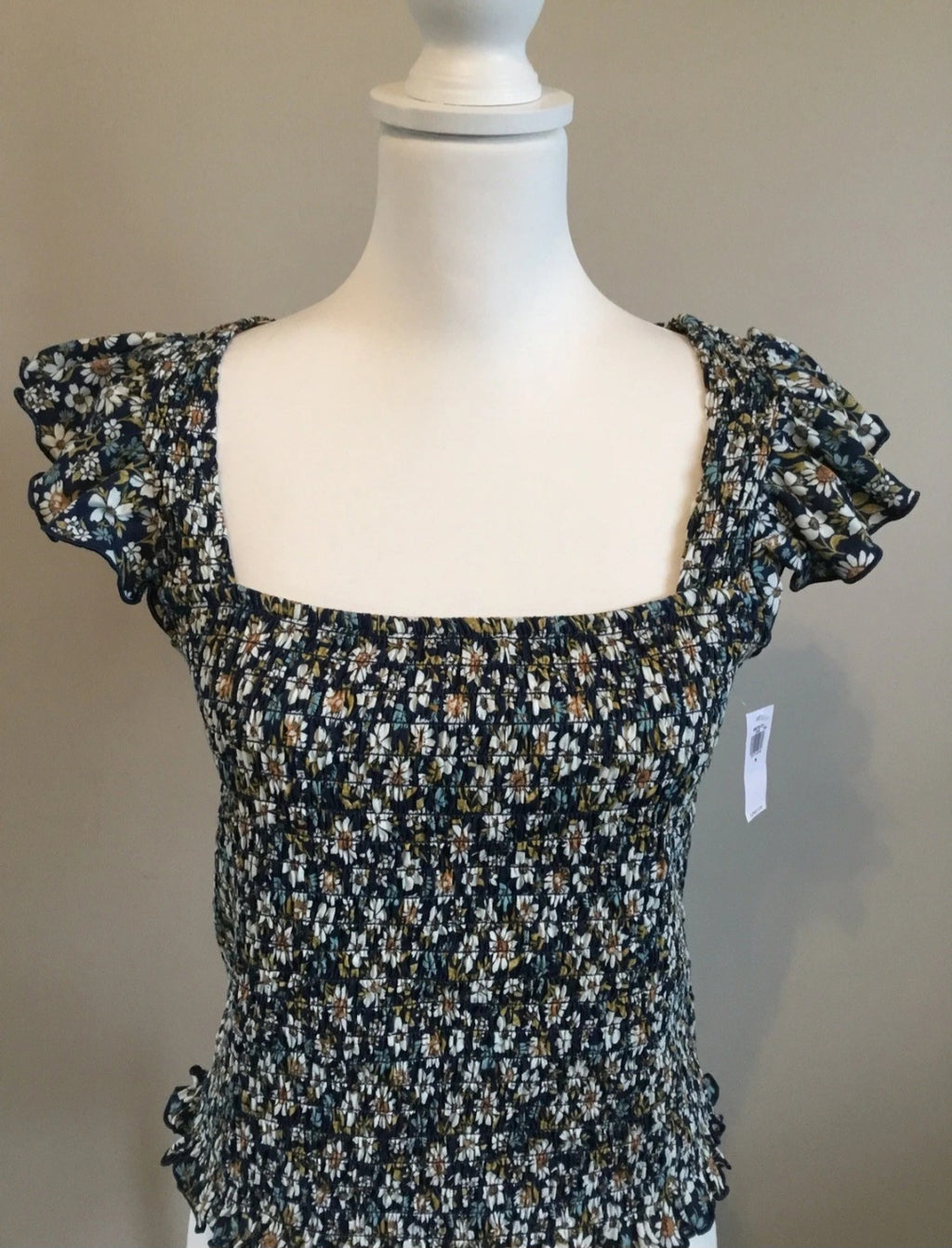 Old Navy Sz Medium Square Neck Crop Top