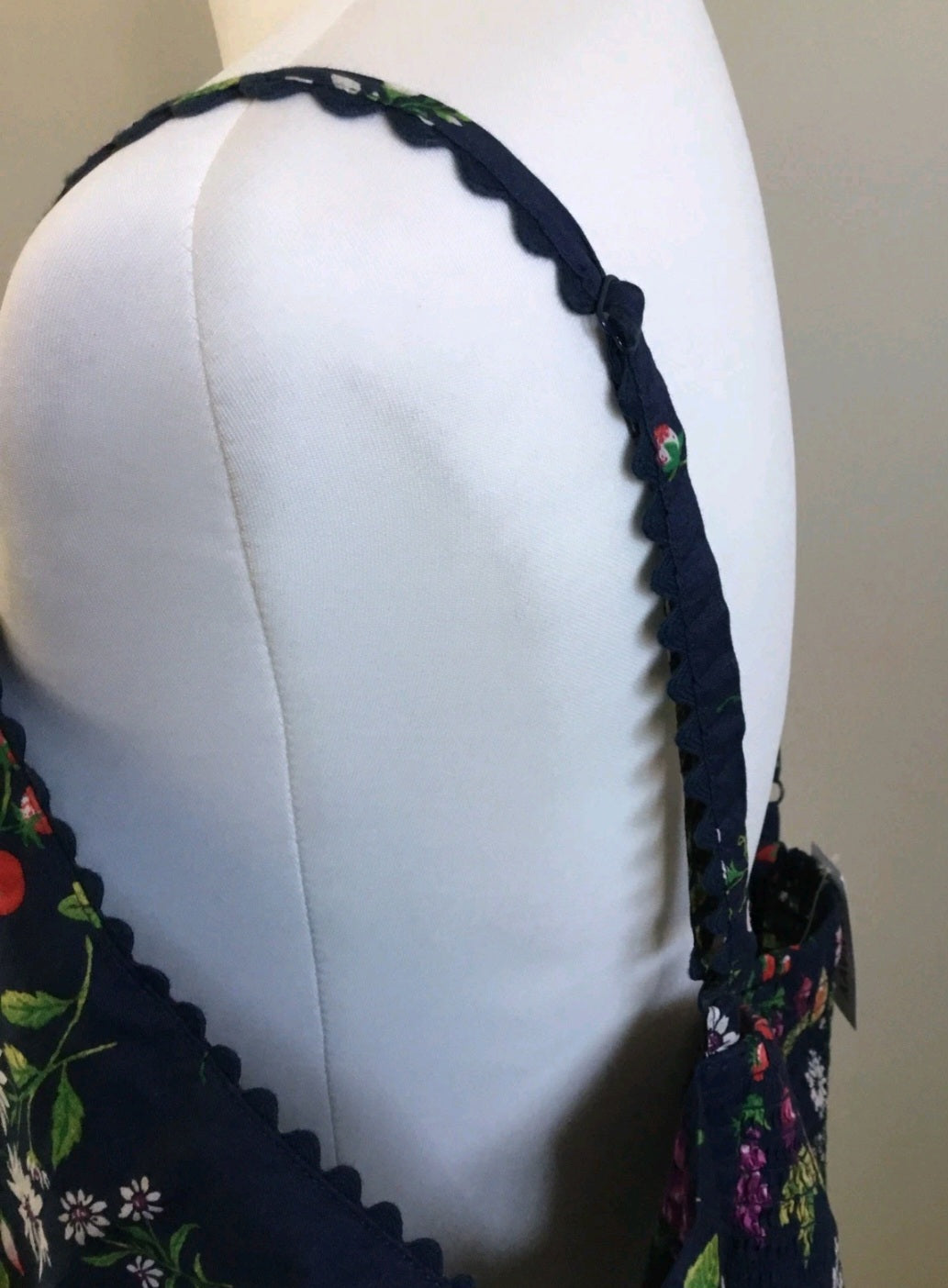 Old Navy sz XXL Plus Floral Strappy