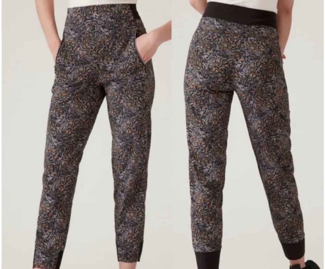 Athleta Trekkie North Jogger Sz 22 Plus